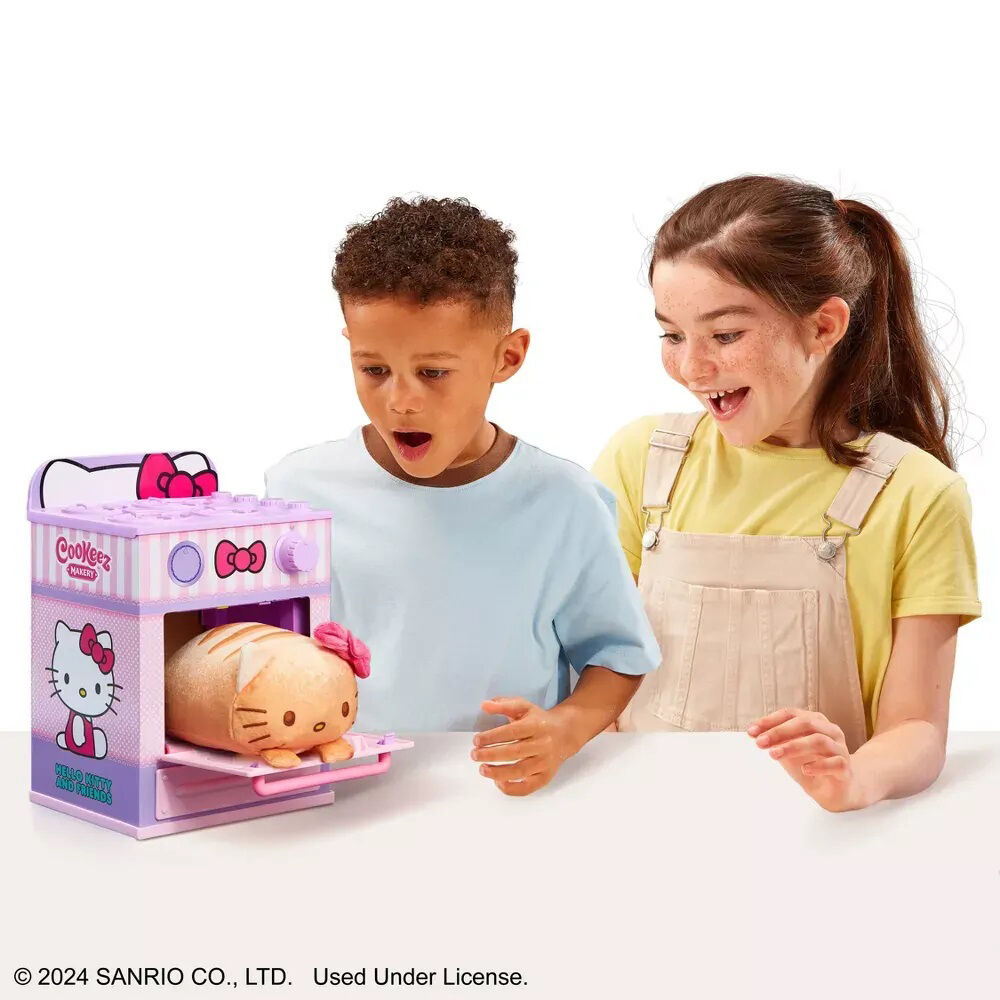 Cookeez Makery Hello Kitty and Friends Oven Playset Scented Plush Toy