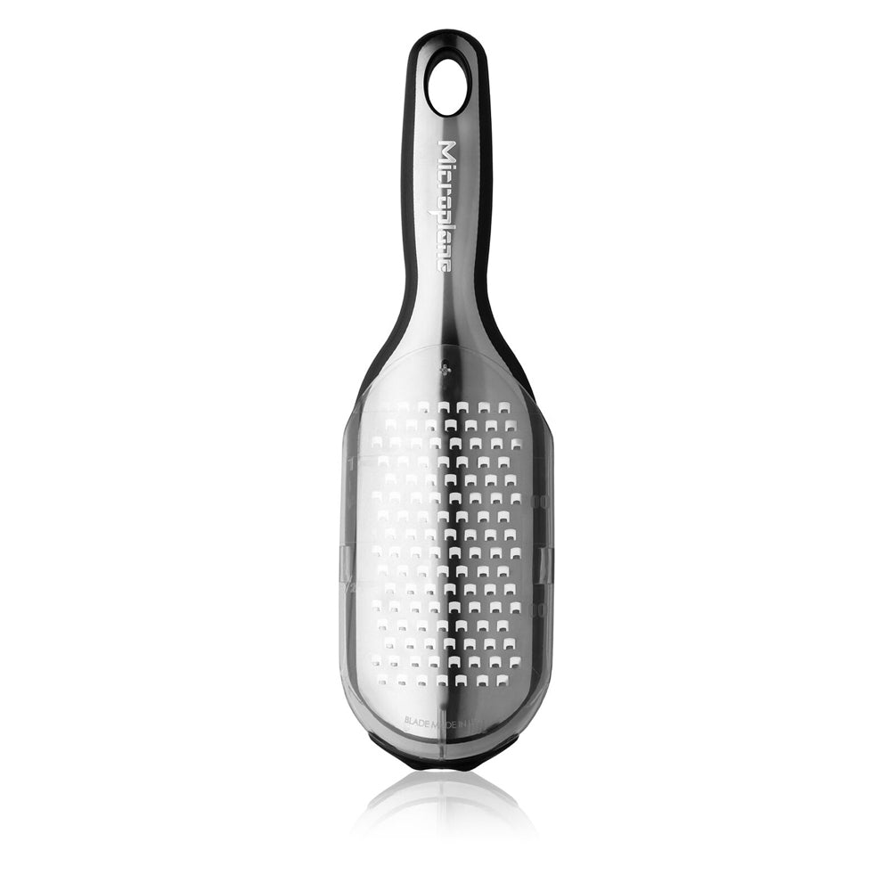 15300-microplane-elite-coarse-grater-w-250ml-catcher-black