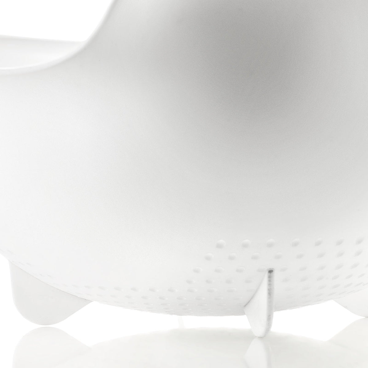 29950011-guzzini-29-5cm-plastic-easy-pouring-colander-white