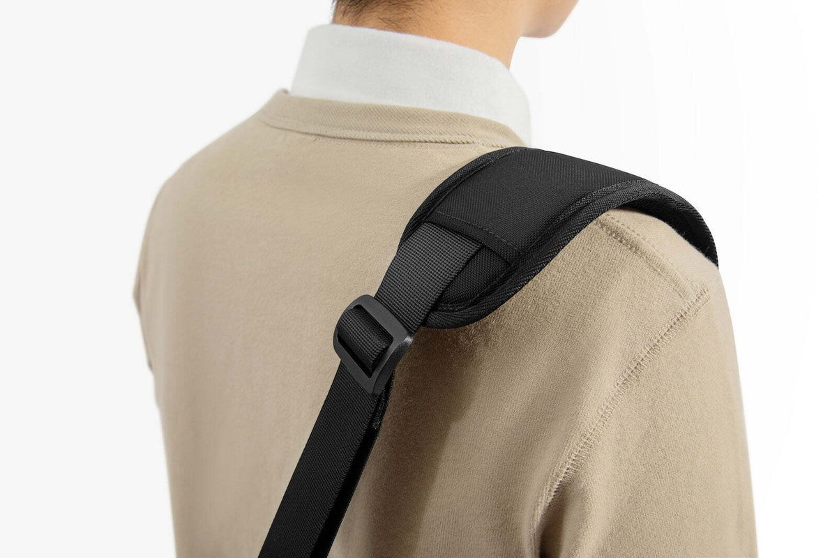 Tomtoc Defender-A42 Laptop Shoulder Bag For MacBook 14in Black