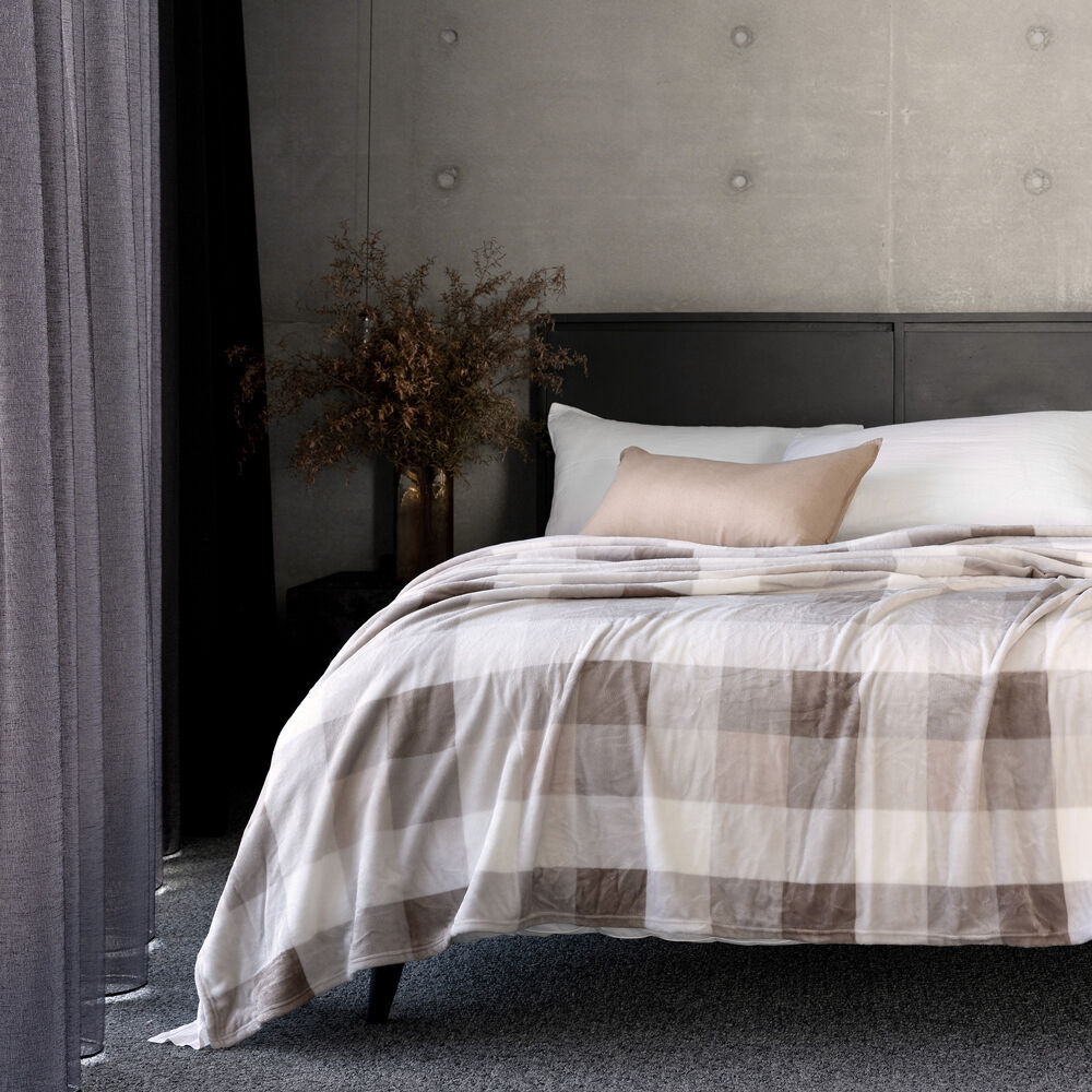 Bambury Charlie Ultraplush Warm Blanket Soft Bed Throws Nougat