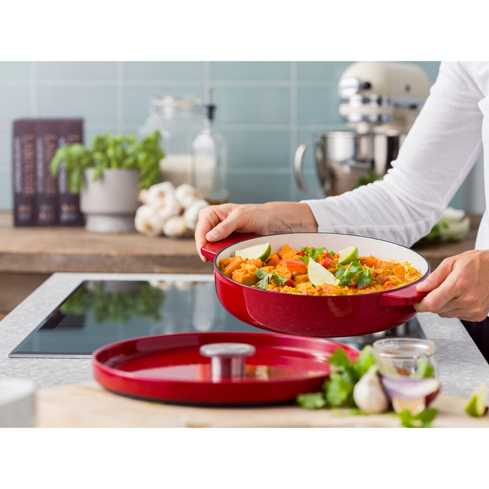 KitchenAid 26cm Cast Iron Shallow Covered Casserole Empire Red