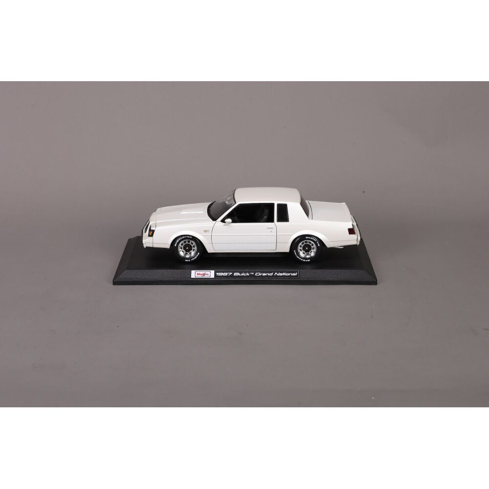 Maisto Diecast Model 1987 Buick Grand National Car Collectible White