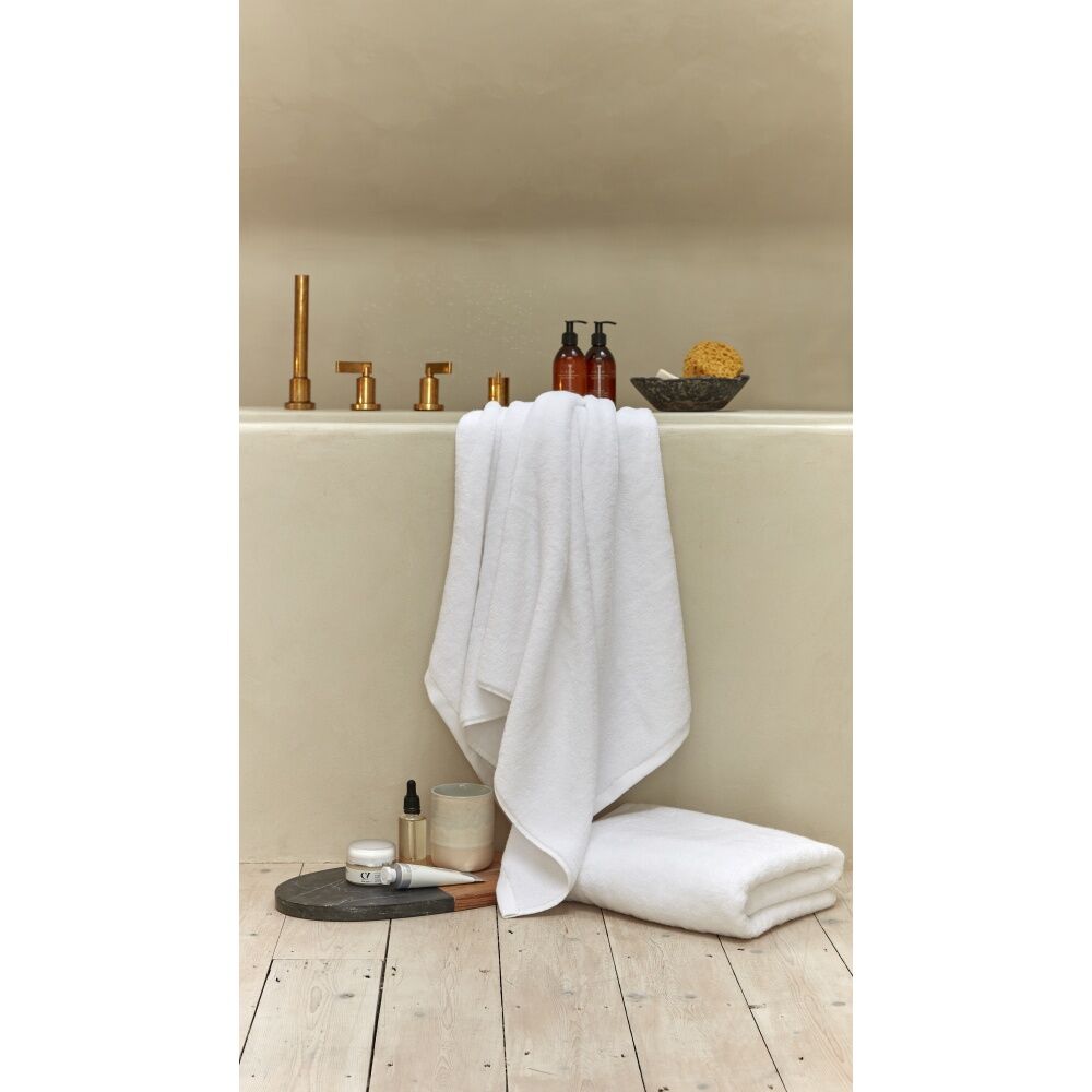 Christy Cirrus Bath Towel Combed Cotton 450GSM Fast Drying White