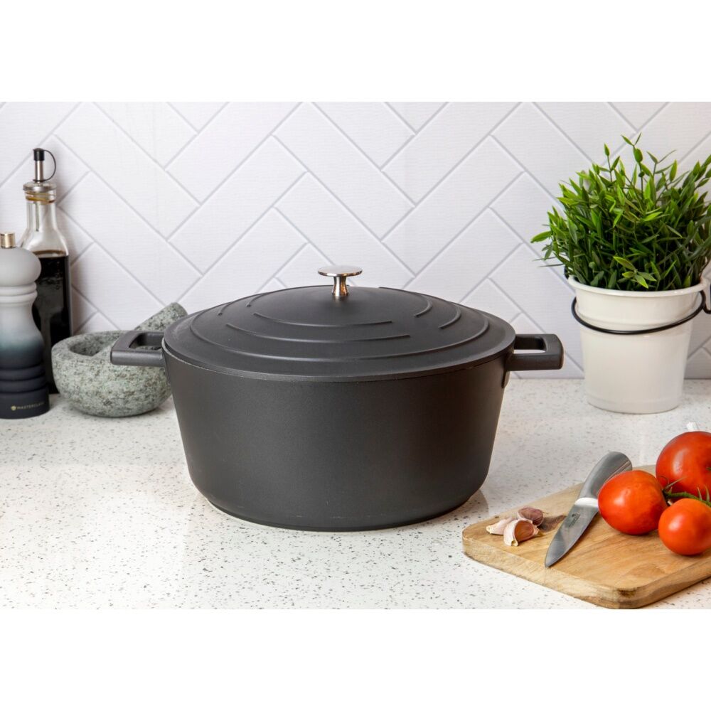 MasterCraft 5L Large Cast Aluminium Casserole Dish Kitchen Pot Black 28cm