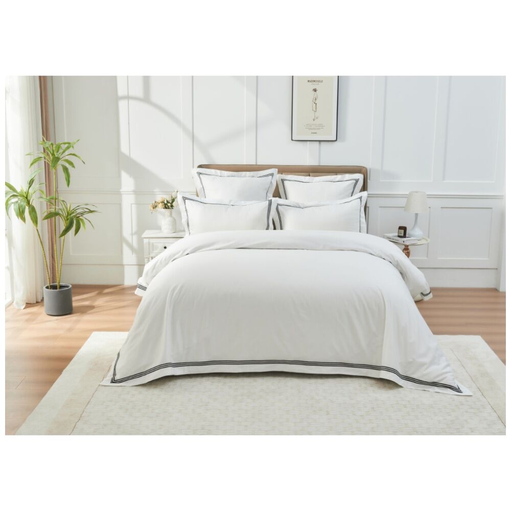 Grosvenor House 500TC Hotel Embroidered Quilt Set White W/ Black