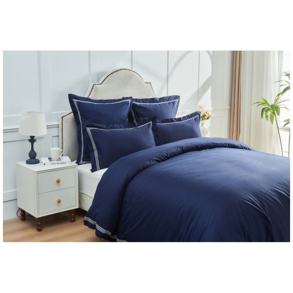 Grosvenor House 500TC Hotel Embroidered Quilt Set Navy W/ White