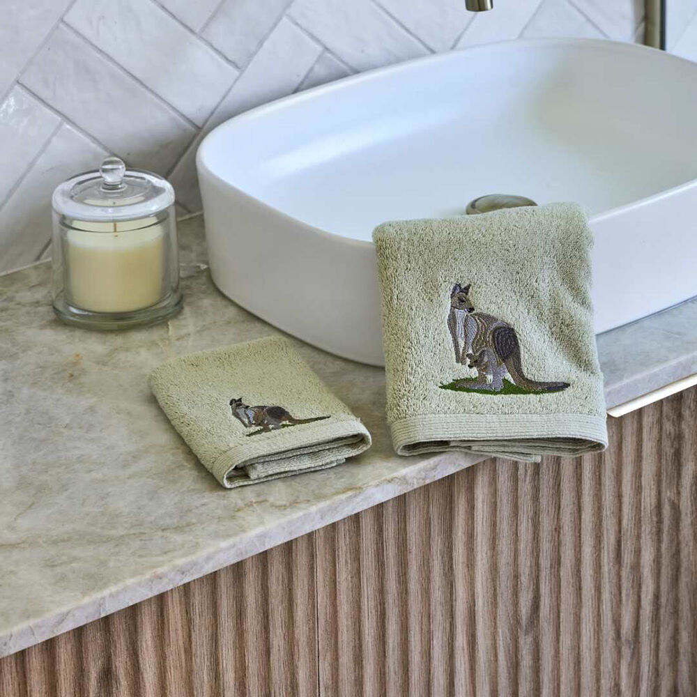Pilbeam Living Kangaroo Hand Towel Absorbent Cloth 100% Cotton Multi 65cm