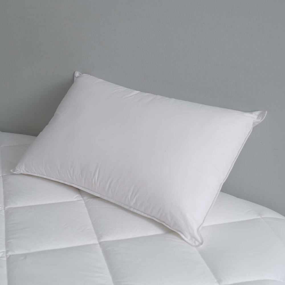 Canningvale Luxury Breathable Plush Microfibre King Pillow