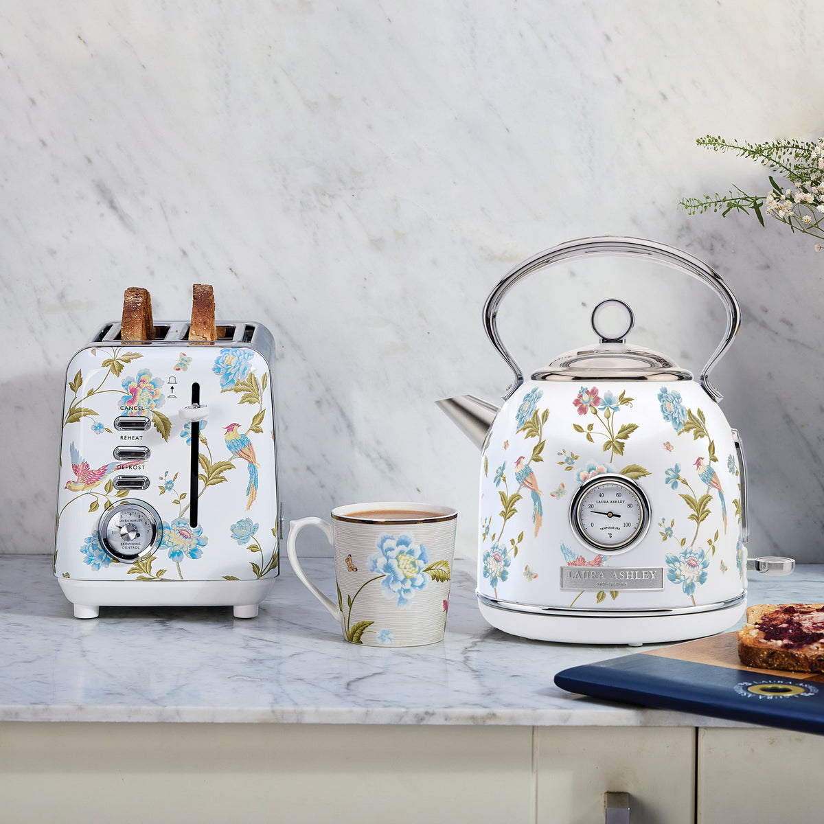 Laura Ashley 1.7L Kettle - Elvenden White & Silver
