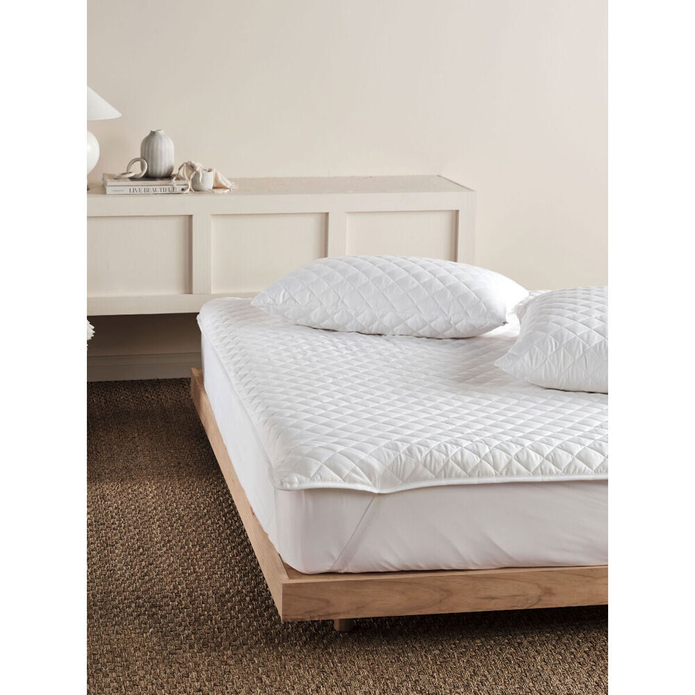 Linen House Comfy Bed Mattress Protector White
