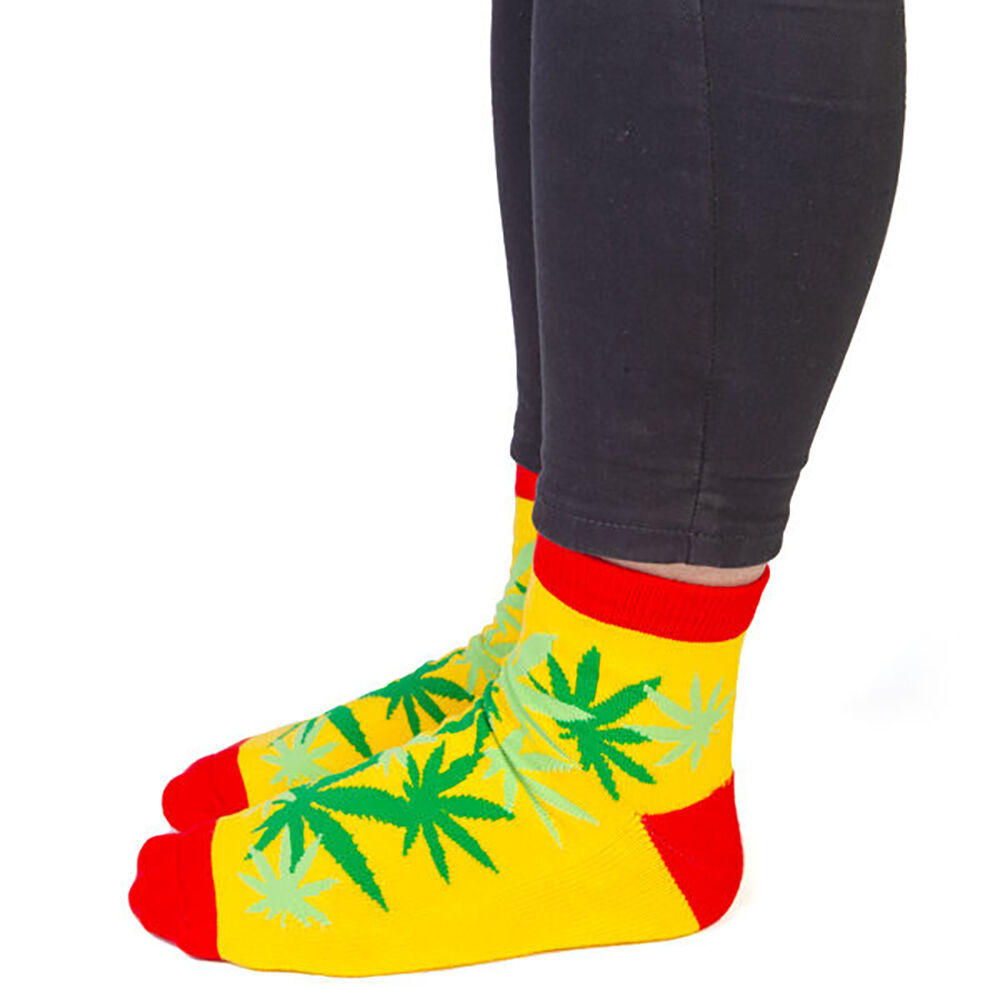4PK Feet Speak Weed Women's Casual Crew Socks One-Size