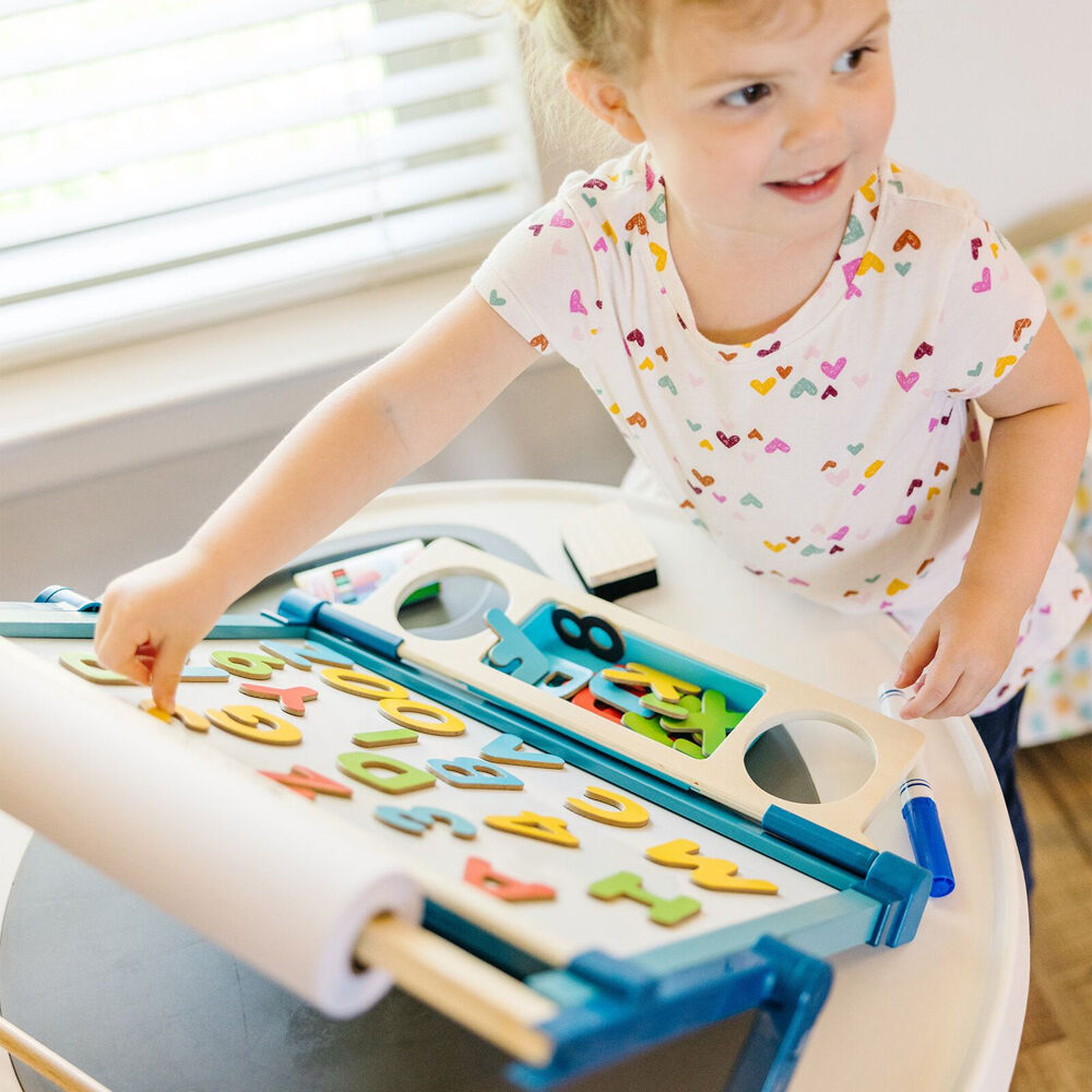 Melissa & Doug Double Sided Table Top Easel Childrens Toy Magnetic 3y+