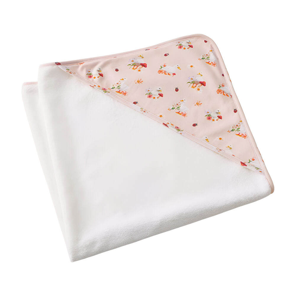 Jiggle & Giggle Toddler Waddling Around Bath Hooded Towel Absorbent White