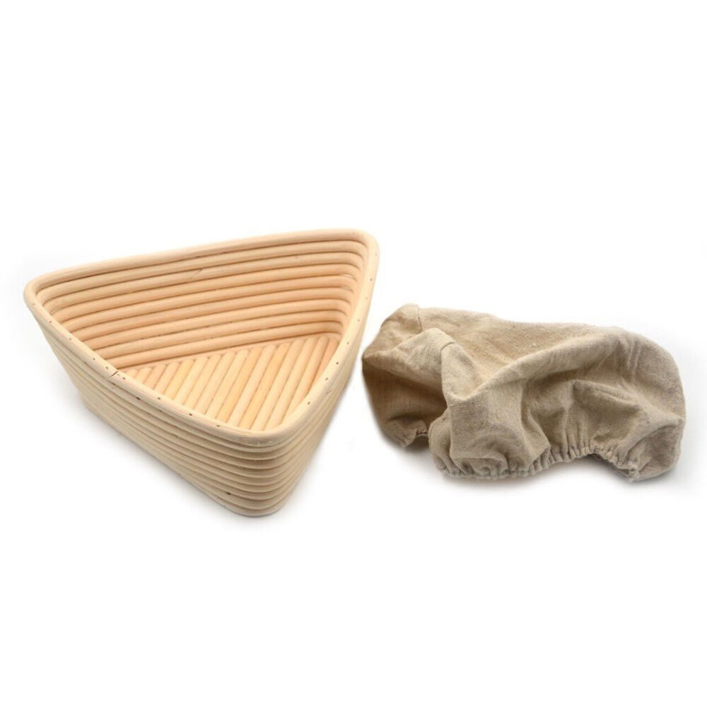 Brunswick Bakers Triangle Rattan 23cm Bread Banneton w/ Lining