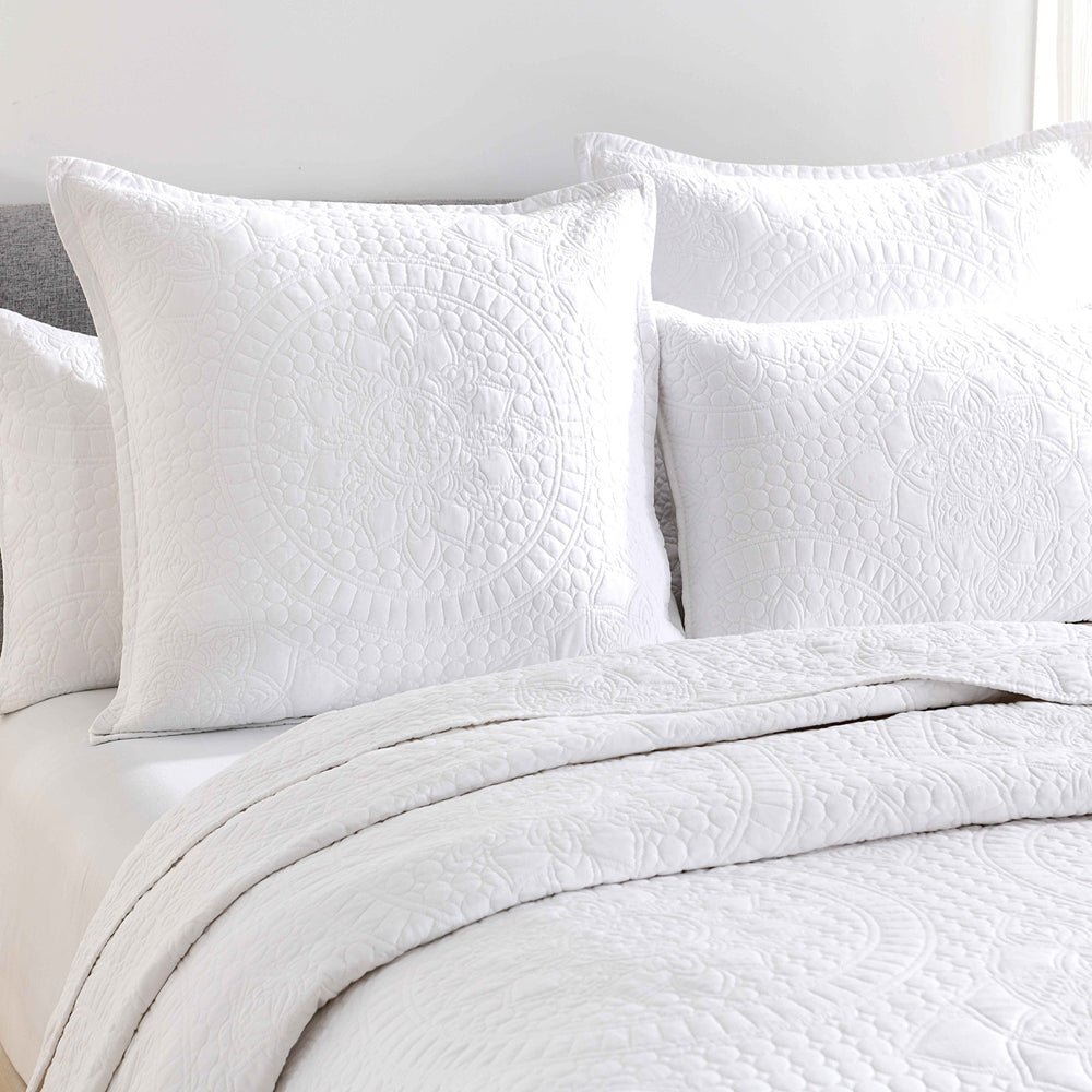 Renee Taylor Asher Jacquard Super King Coverlet/2x Pillowcase Set White