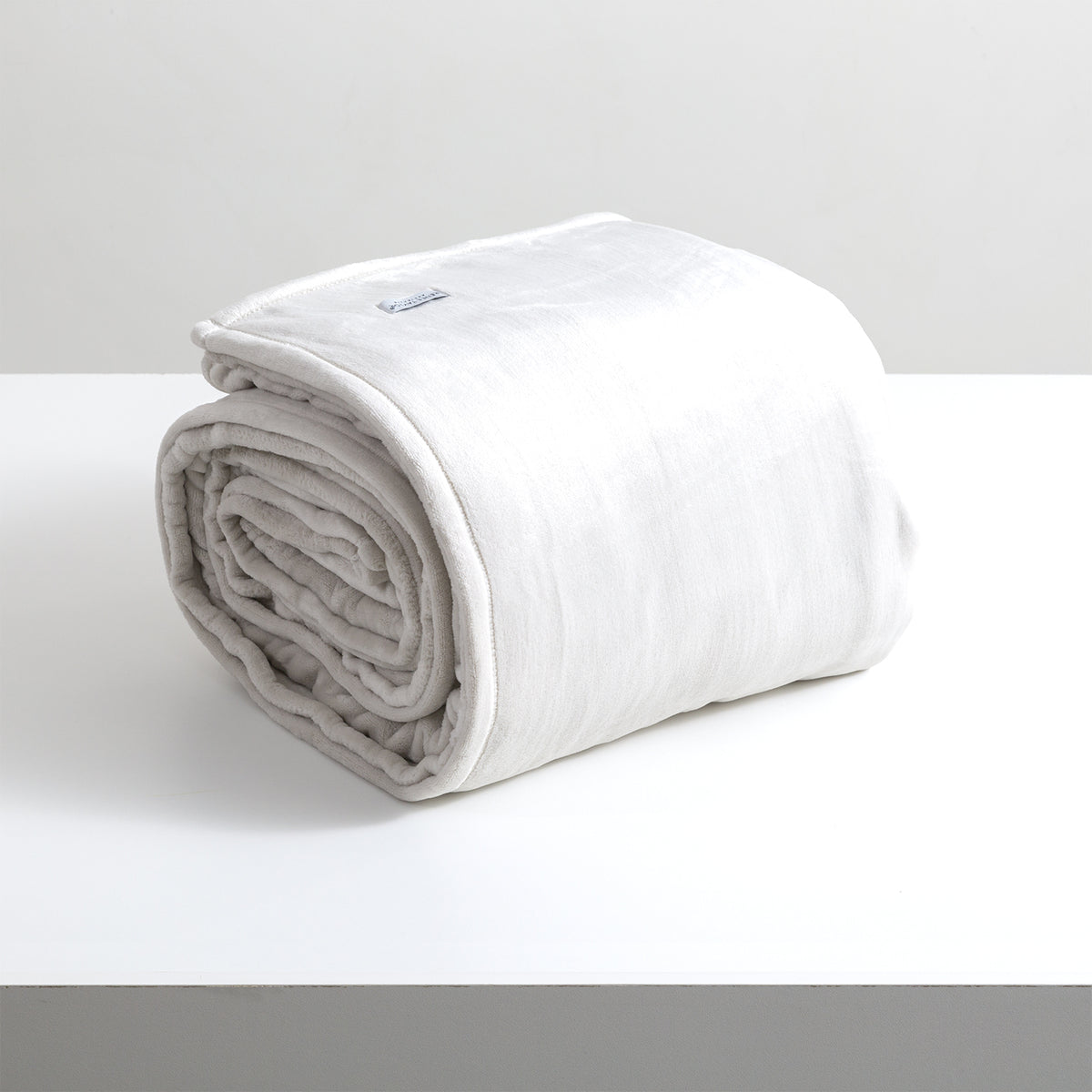 Renee Taylor Plush Super King Blanket 380GSM Ultra Soft Velvet Silver Line