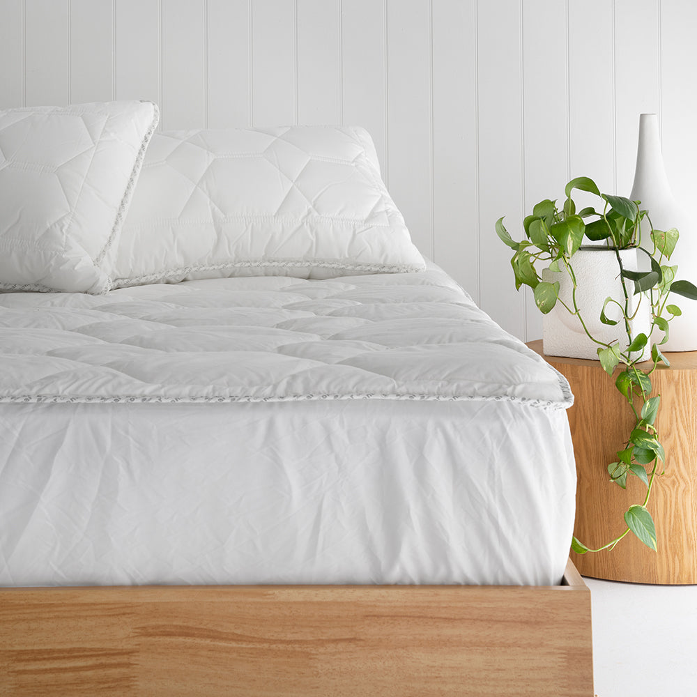 Bambury Single Bed Sonar Thermal Balancing Mattress Topper (Outlast)