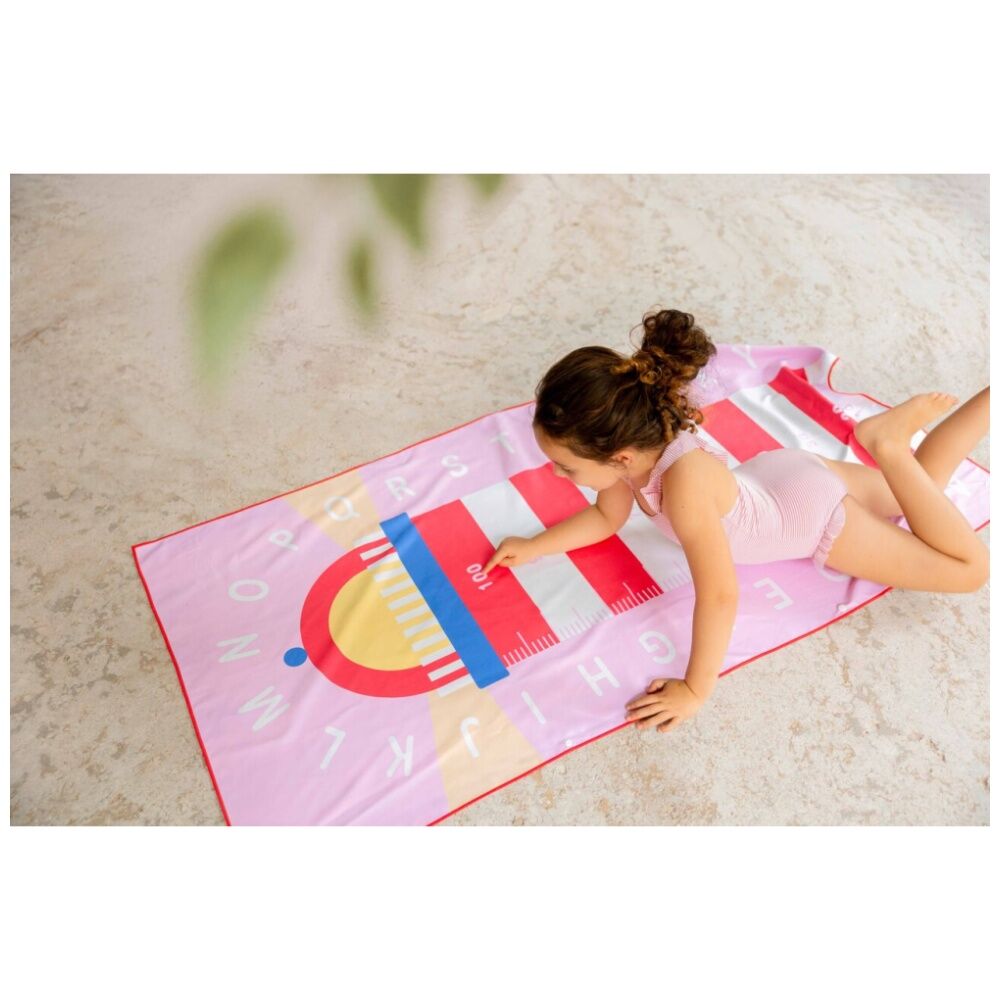 Quut Medium Microfibre Childrens Towel & Game in 1 Lighthouse Cherry 140x70cm