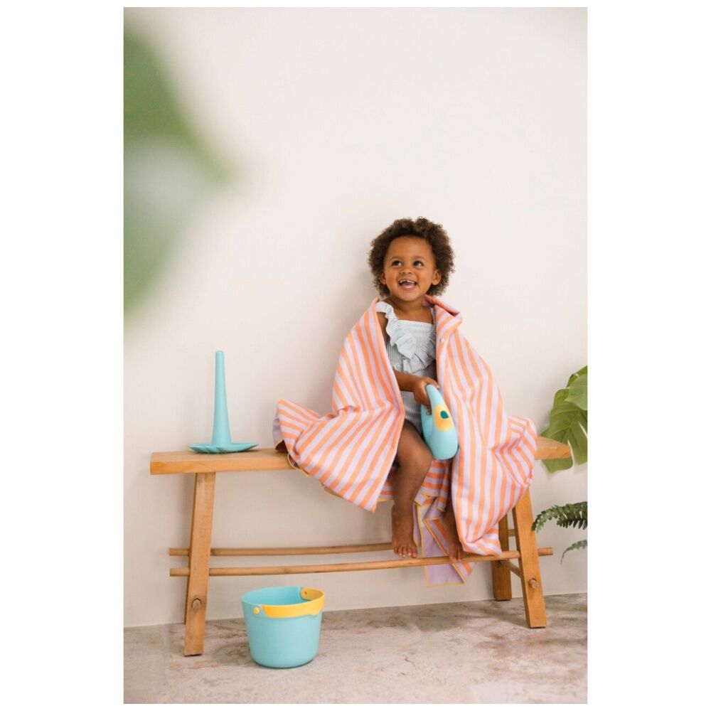 Quut Medium Microfibre Childrens Towel & Game in 1 Road Lavender 140x70cm