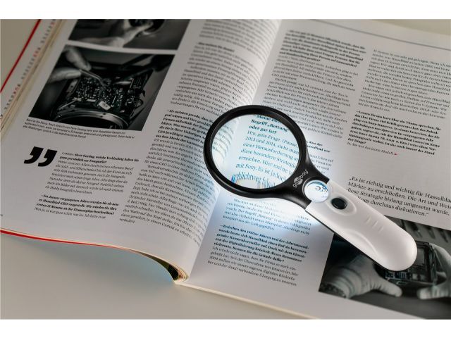41255-goobay-plastic-11cm-led-handheld-reading-magnifier-white