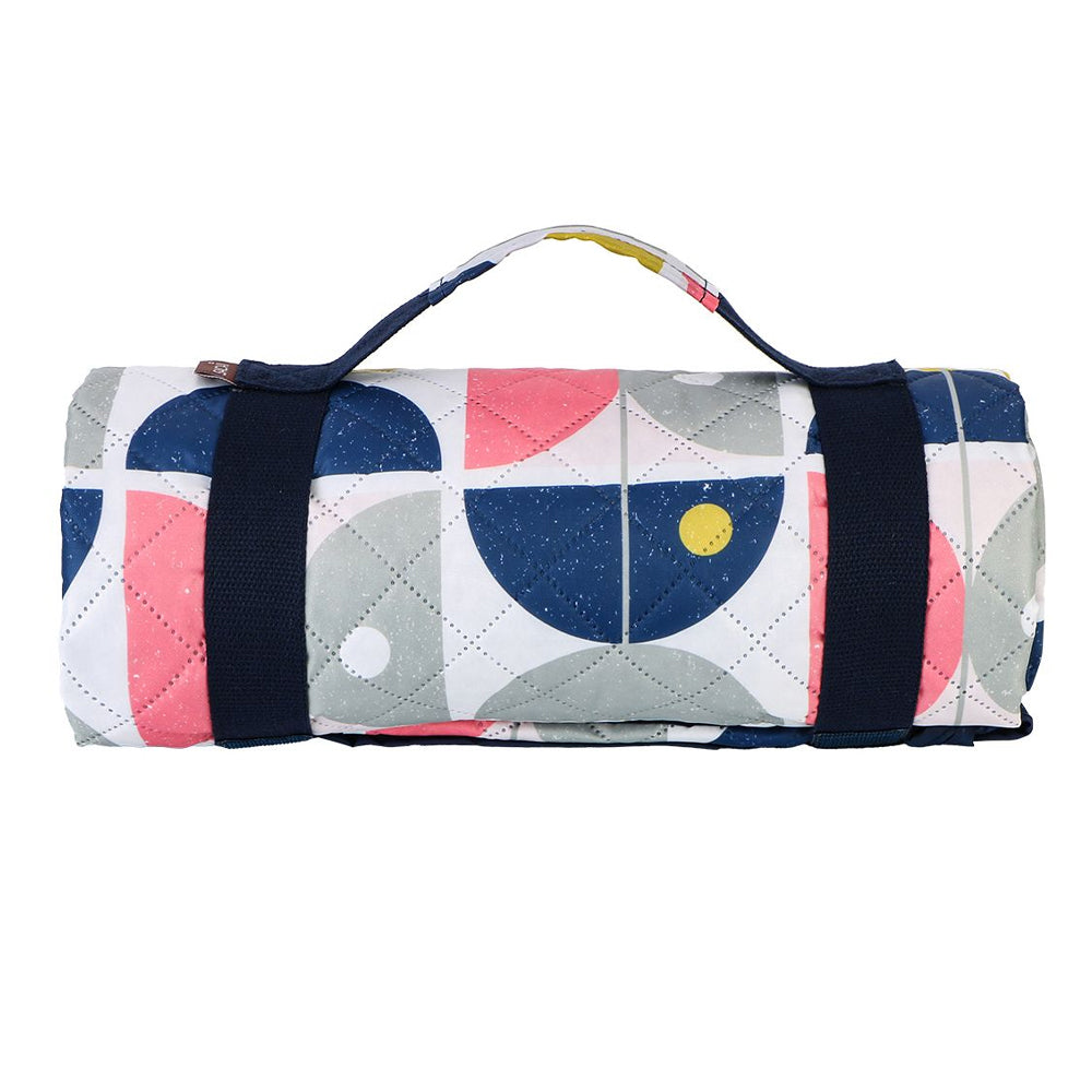4700ng-sachi-reusable-picnic-rug-175x142cm-outdoor-mat-nordic-geo
