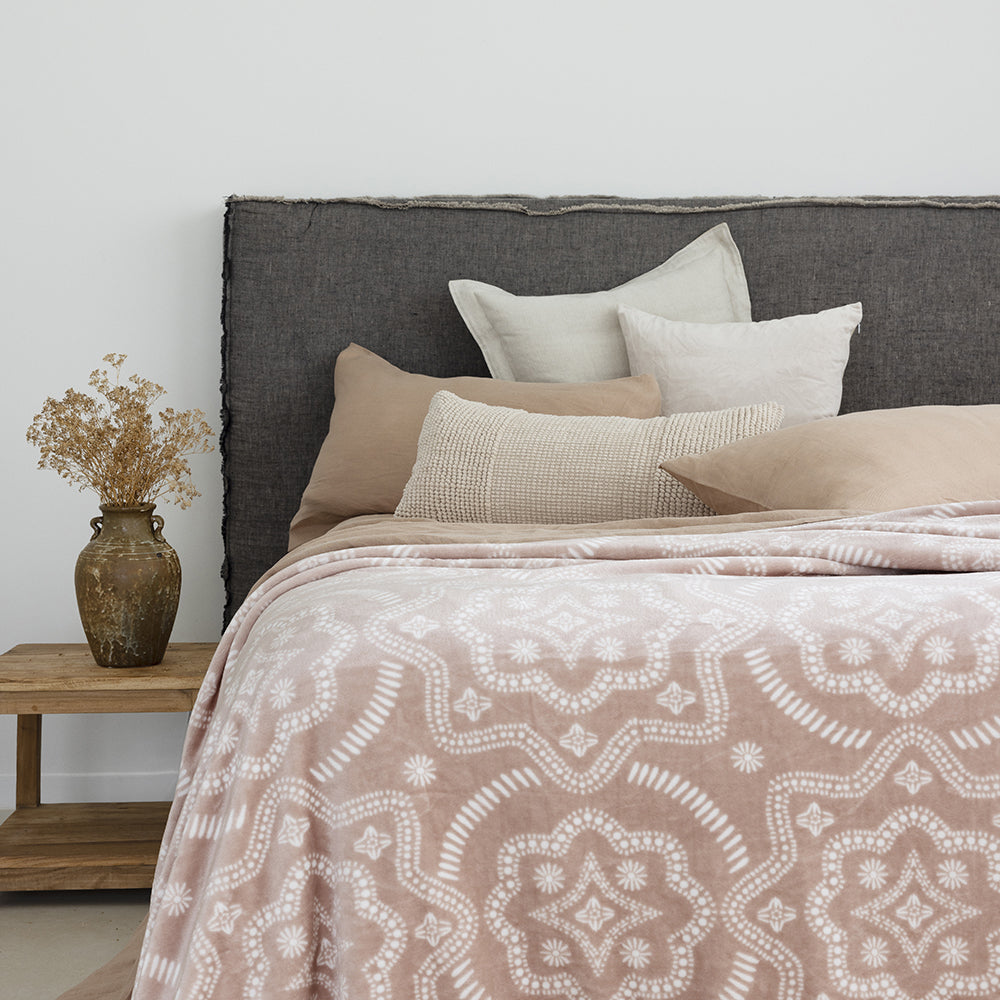 Bambury Beth Ultraplush Blanket Rosewater King Bed Soft Knitted Home