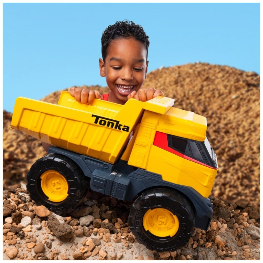 Tonka Futuristic Steel Mighty Dump Truck 1:16 Scale Kids Outdoor Toy 3y+ Yellow