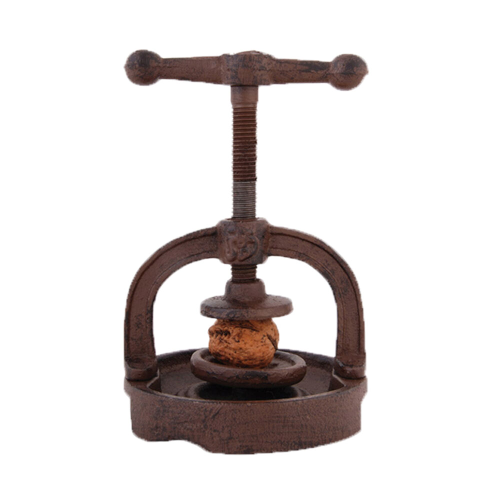 Esschert Design Cast Iron Nutcracker Traditional Screw Style Kitchen Tool