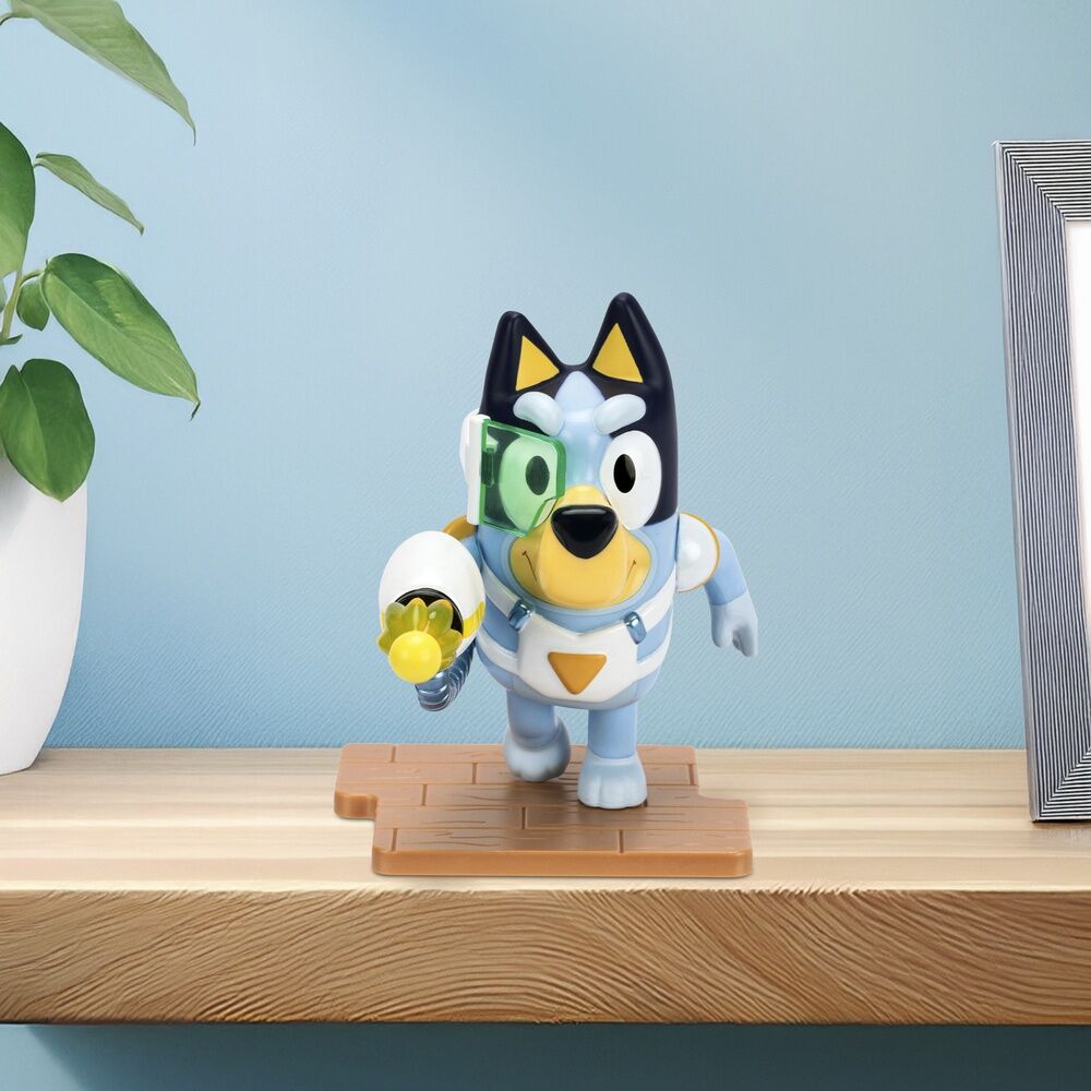 Bluey Studio Collection Premium-Quality Kids Collectible Figure 8y+ Assorted