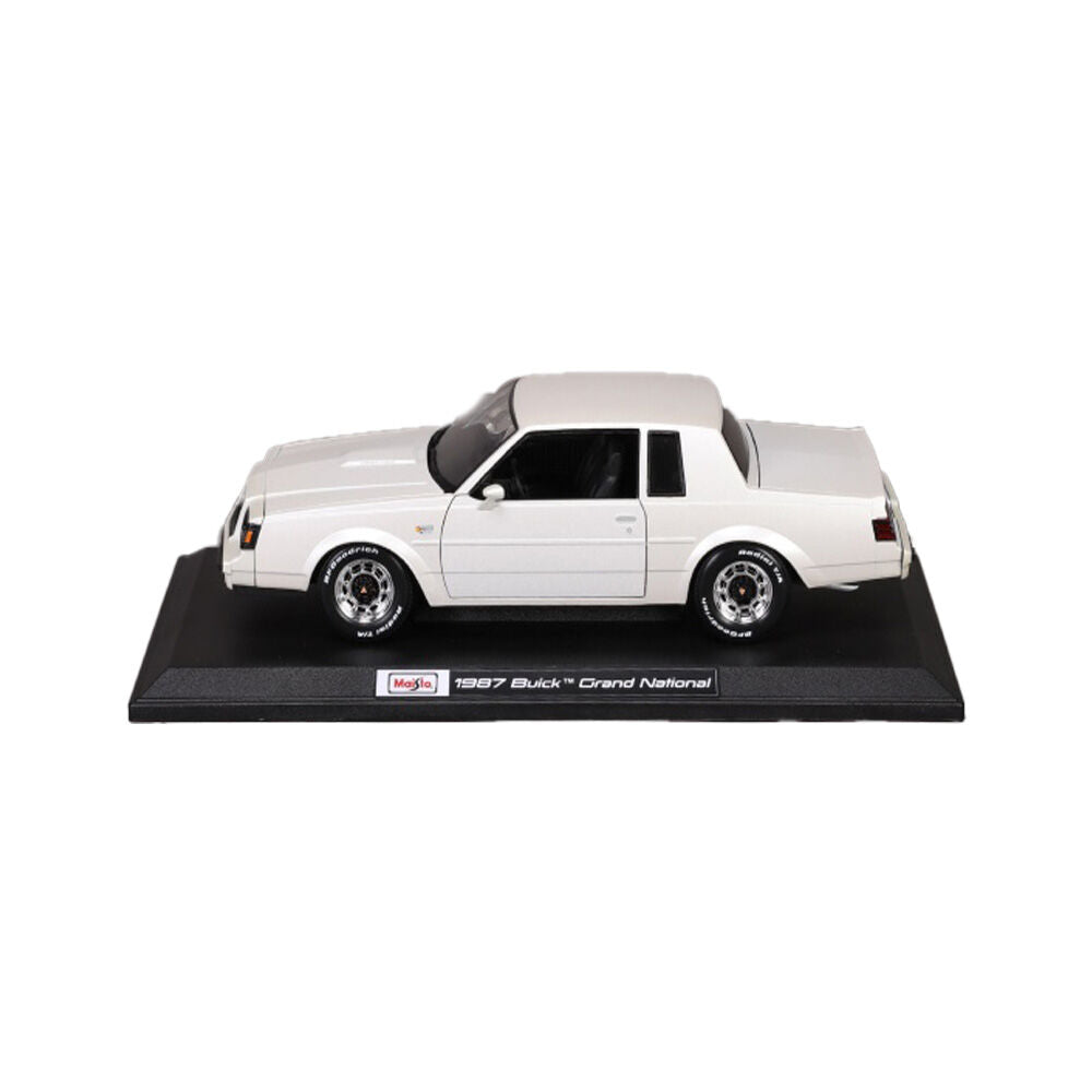 Maisto Diecast Model 1987 Buick Grand National Car Collectible White