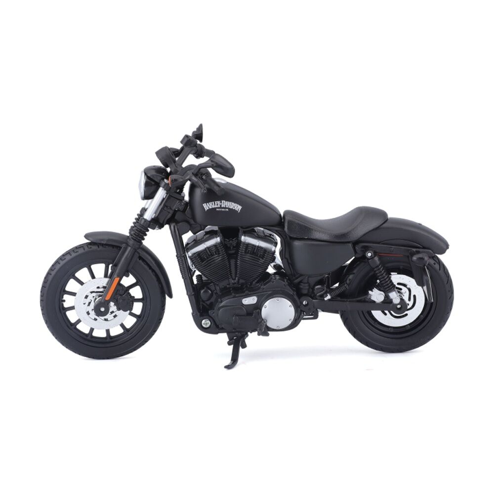 Maisto Motorcycle 2014 Sportster Iron 883 Diecast Model Replica