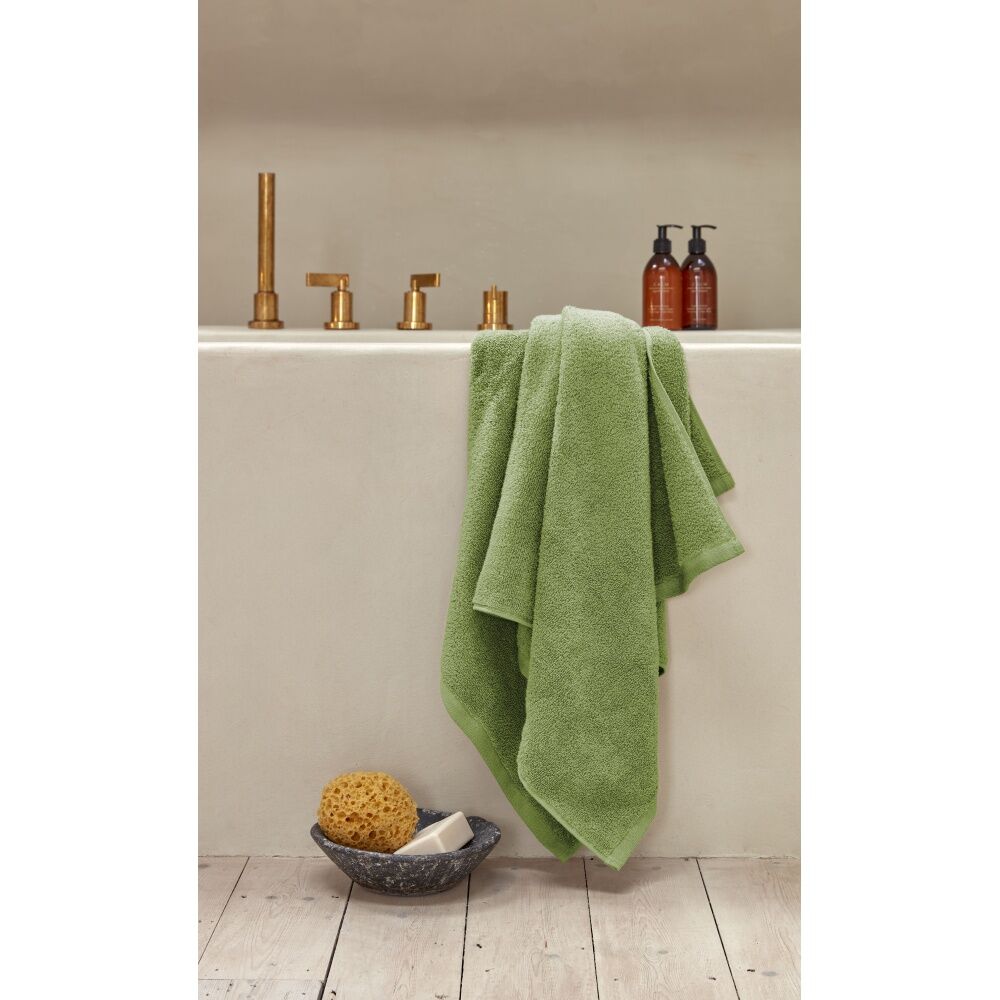 Christy Cirrus Bath Towel Combed Cotton 450GSM Fast Drying Apple Green