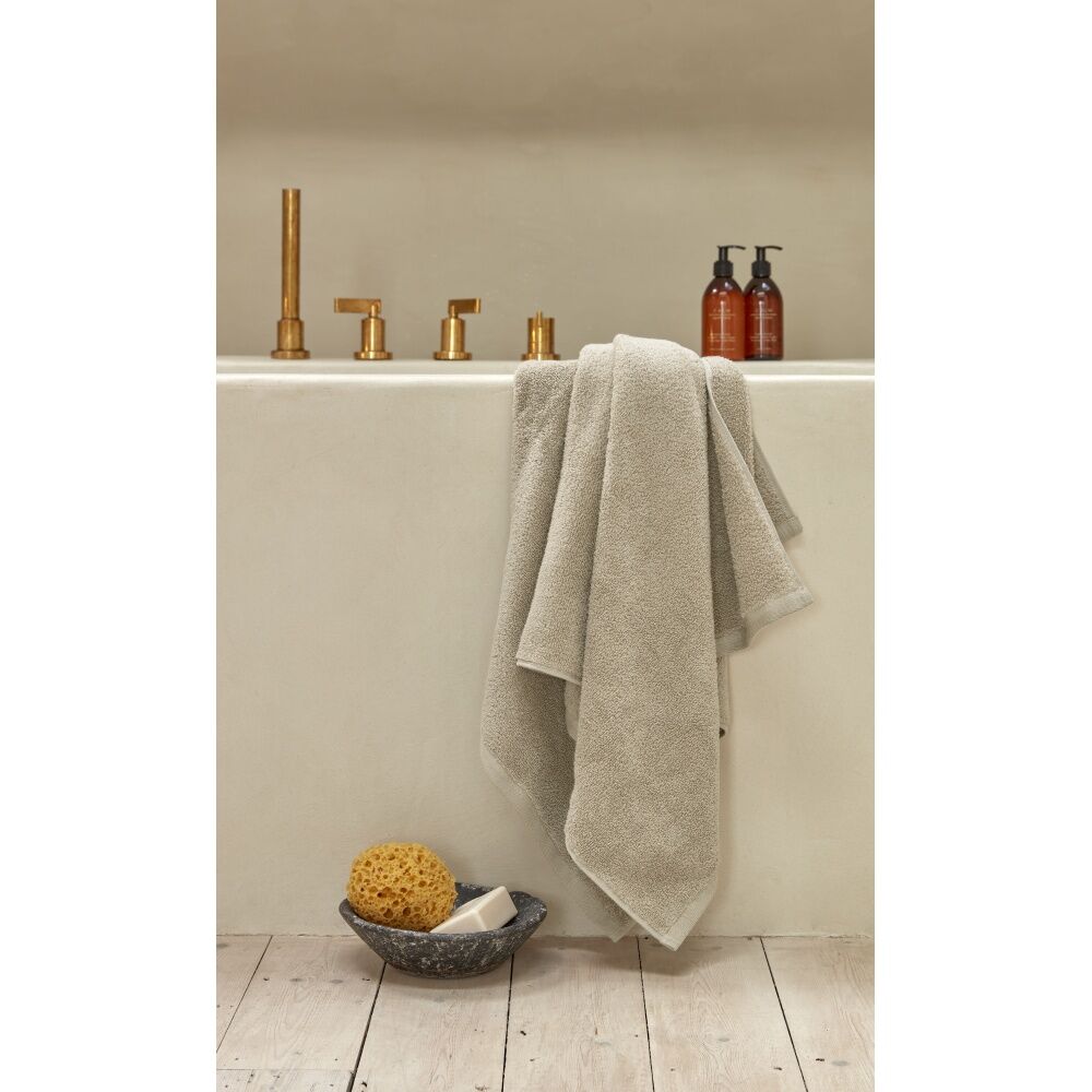 Christy Cirrus Bath Towel Combed Cotton 450GSM Fast Drying Latte