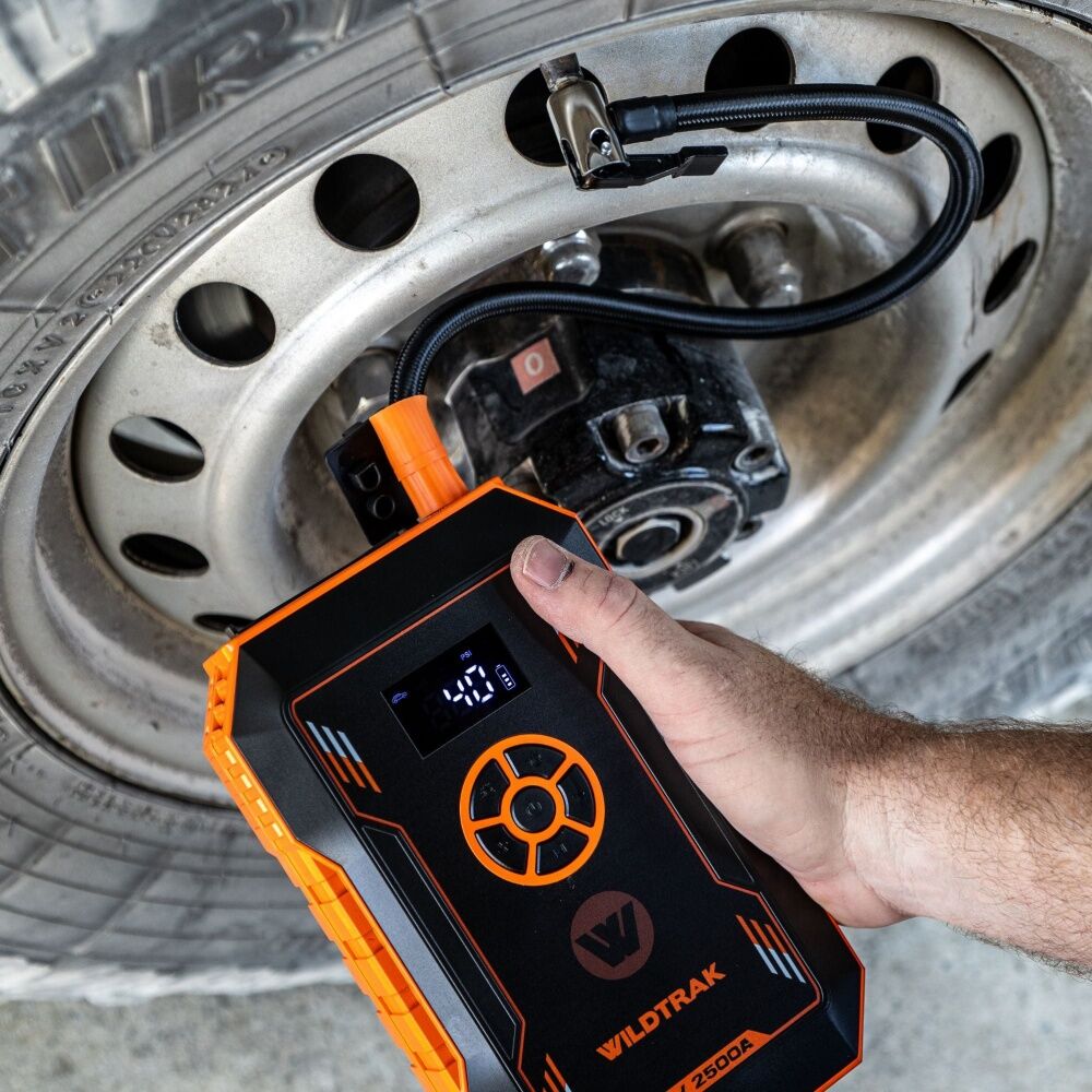Wildtrak Heavy Duty 2500A Lithium Jump Starter 12000mAh With Tyre Air