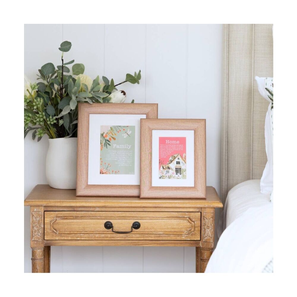 Cottage Grove Wooden Frame 4x6 Plexi-Glass Window Tan Red 27x22x2cm