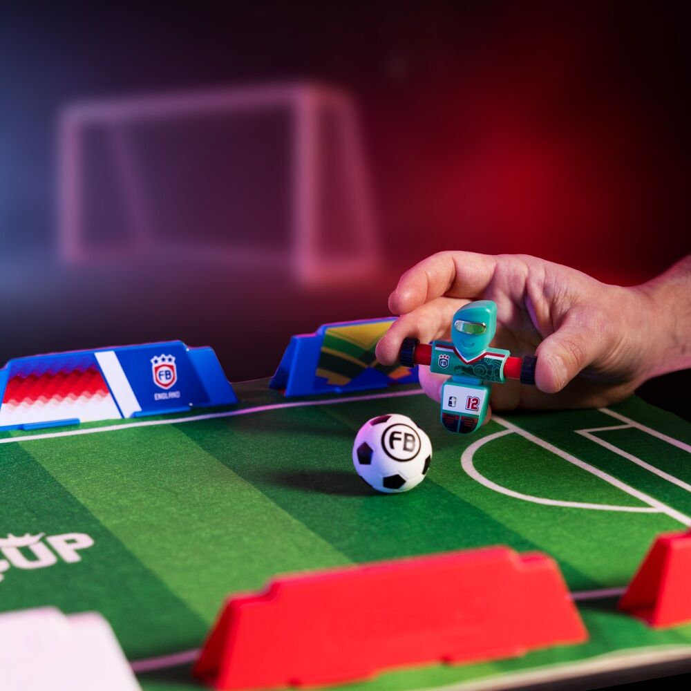 Foosbots Rivals Canada & Mexico Squeeze To Spin Kids Soccer Football Toy 6Y+