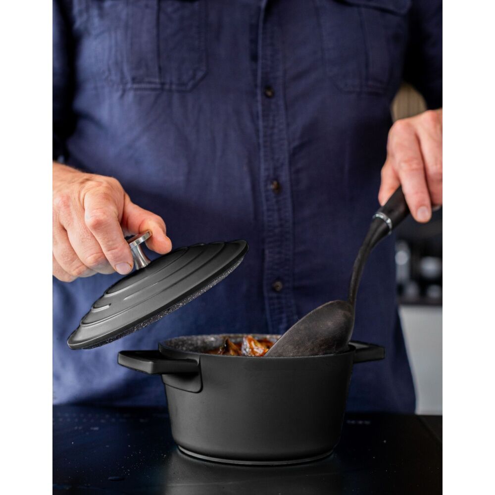 MasterCraft Cast Aluminium Casserole Dish Kitchen Cooking Pot 1.4L Black 16cm