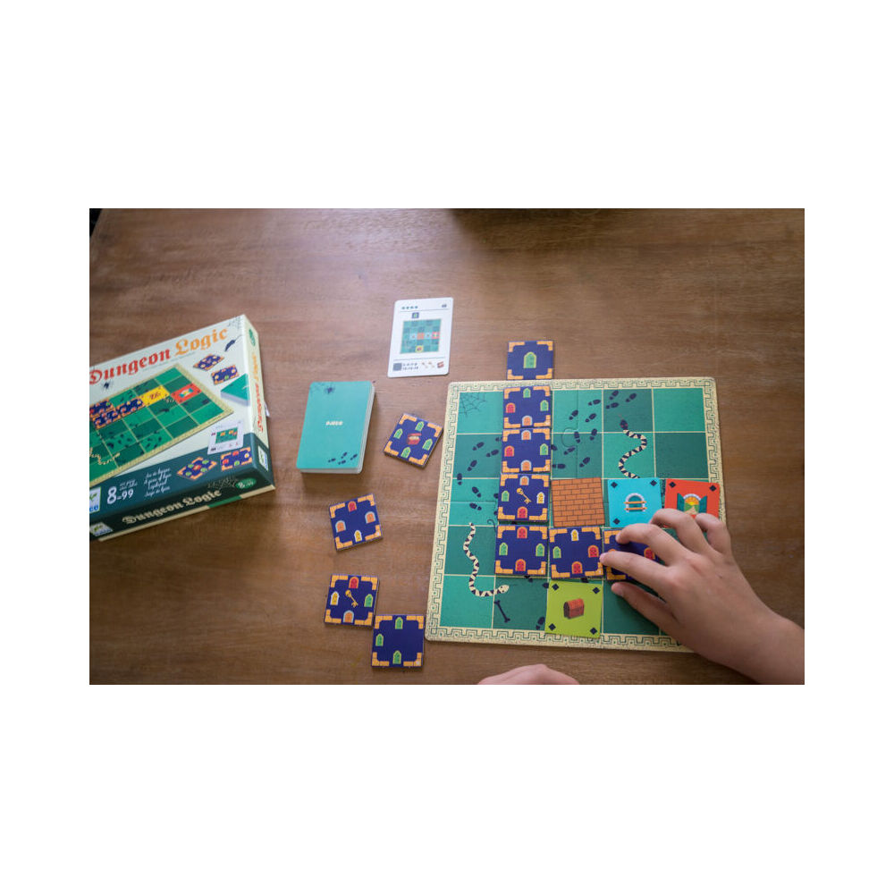 Djeco Dungeon Sologic Kids/Children Card/Board Puzzle Game 8y+