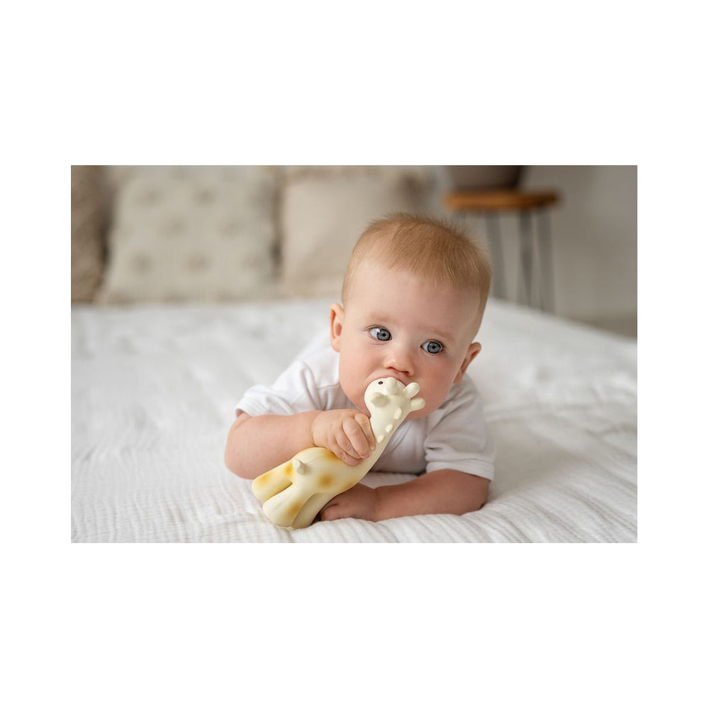 Tikiri Rubber Giraffe Zoo Animal 96002 Baby Teether 8x17cm - 0m+