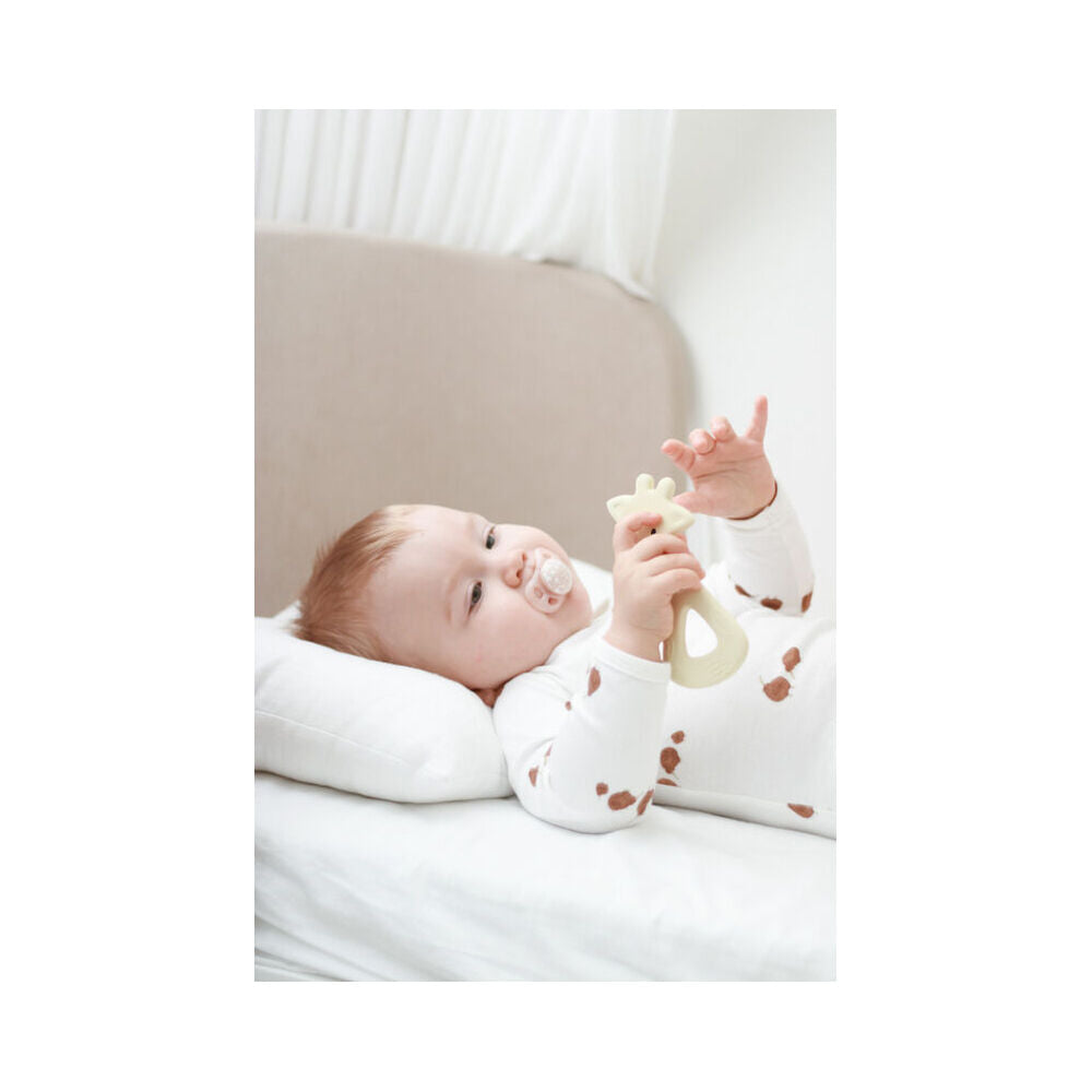 Tikiri Rubber Giraffe Flat Teether-Boxed 91502 Kids/Infant Chew Toy 0m+