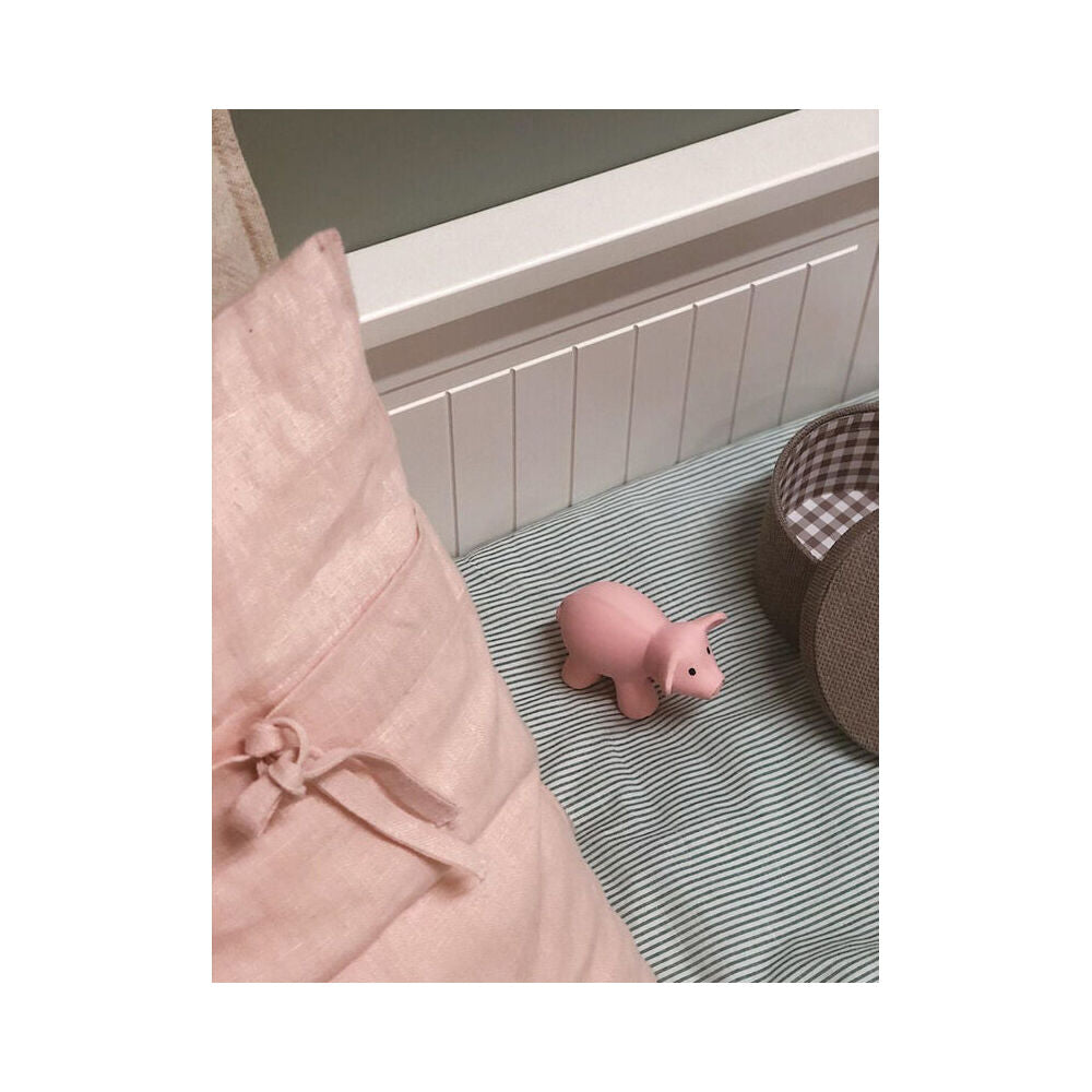 Tikiri 10.5cm Farm Animal Rubber Pig 95001 Sensory Toy 0m+ Pink