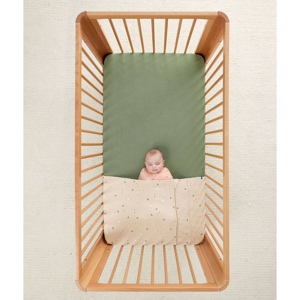 Ergopouch Baby Tuck Sheet 0.2/1.0 TOG Cot - Daisy Sprinkle