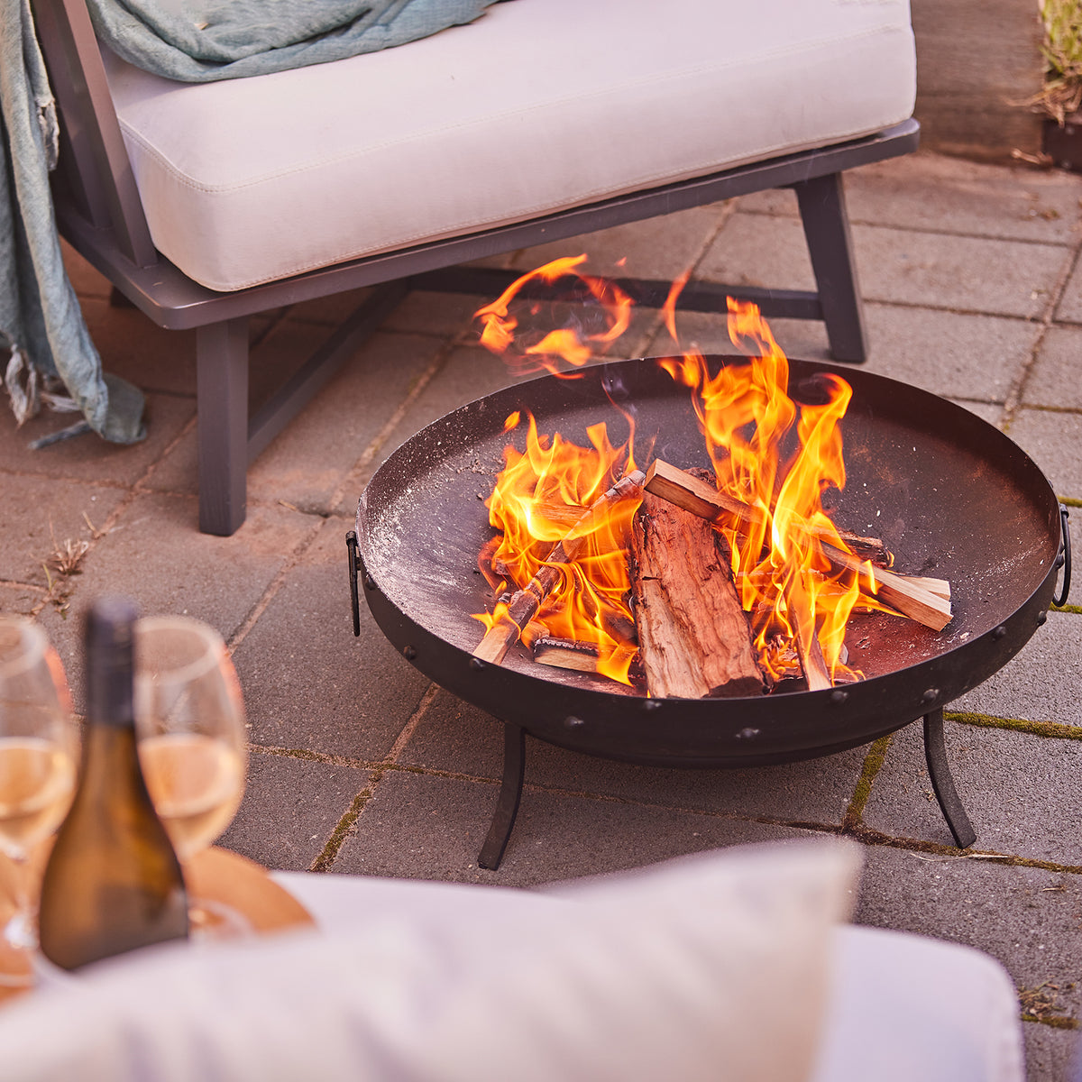 Glow Mini Kali Outdoor Fireplace Garden Fire Pit Black steel