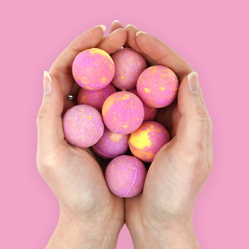2x 10pc Gift Republic 15g Flamingo Poo Scented Bath Bombs - Tropical