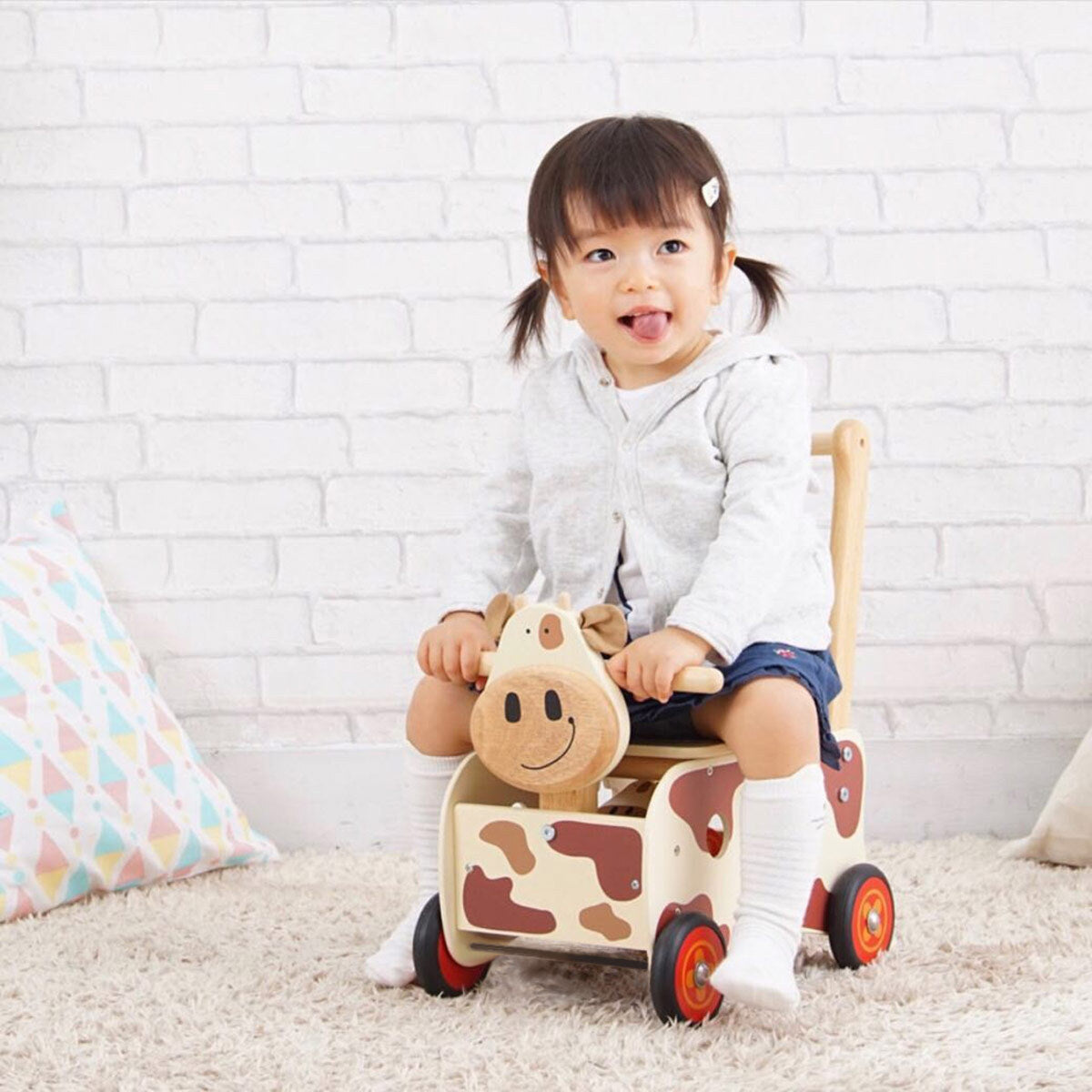 Im Toy 45cm Wood Walk & Ride Cow Sorter Kids Ride-On Toy 12m+