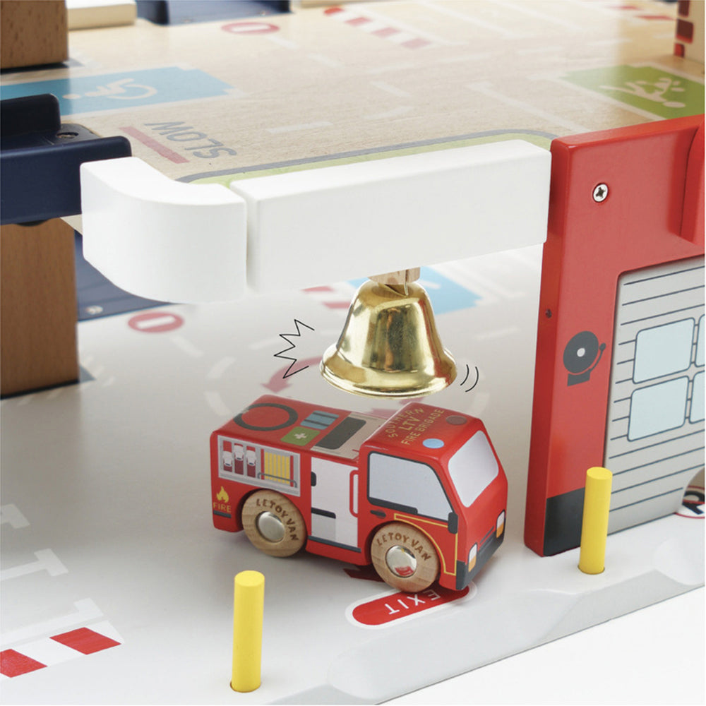 Le Toy Van George's Fire & Rescue Garage Wood Toy Set Kids 3y+
