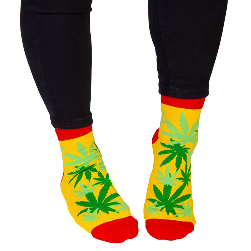 4PK Feet Speak Weed Women's Casual Crew Socks One-Size