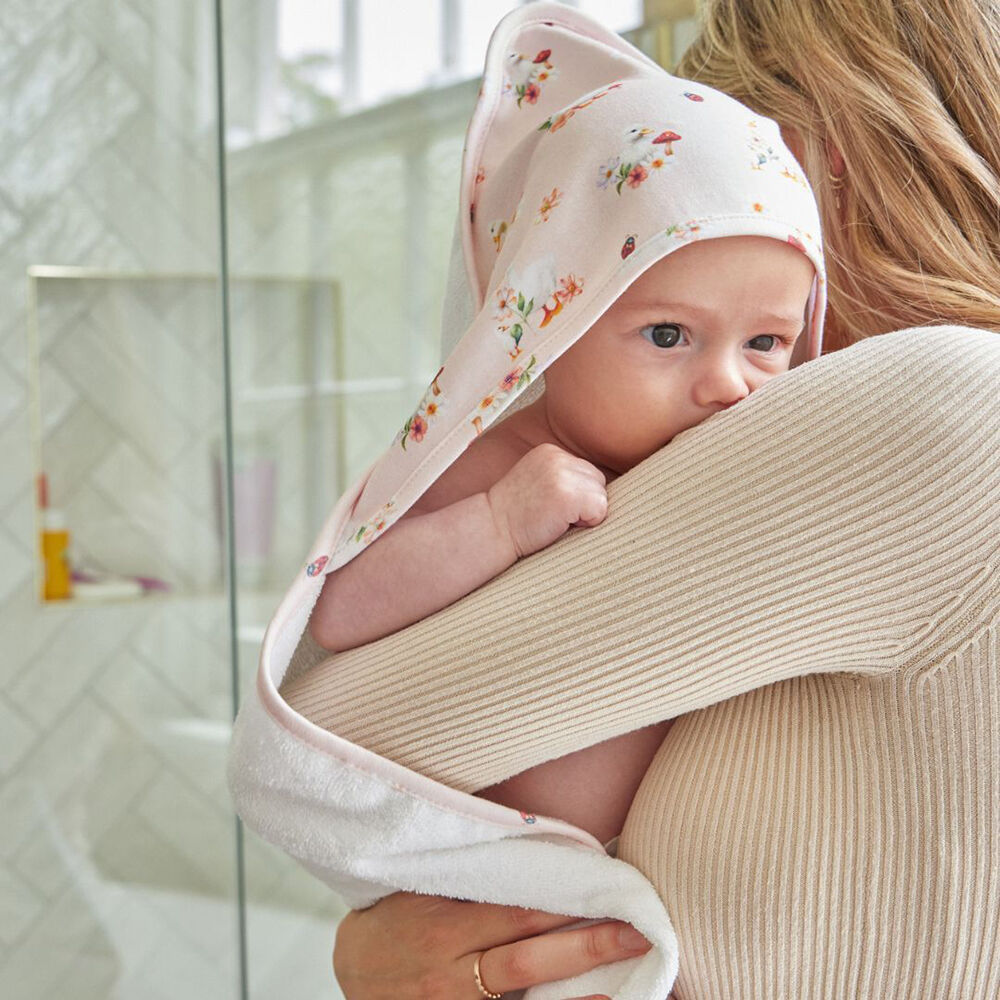 Jiggle & Giggle Toddler Waddling Around Bath Hooded Towel Absorbent White