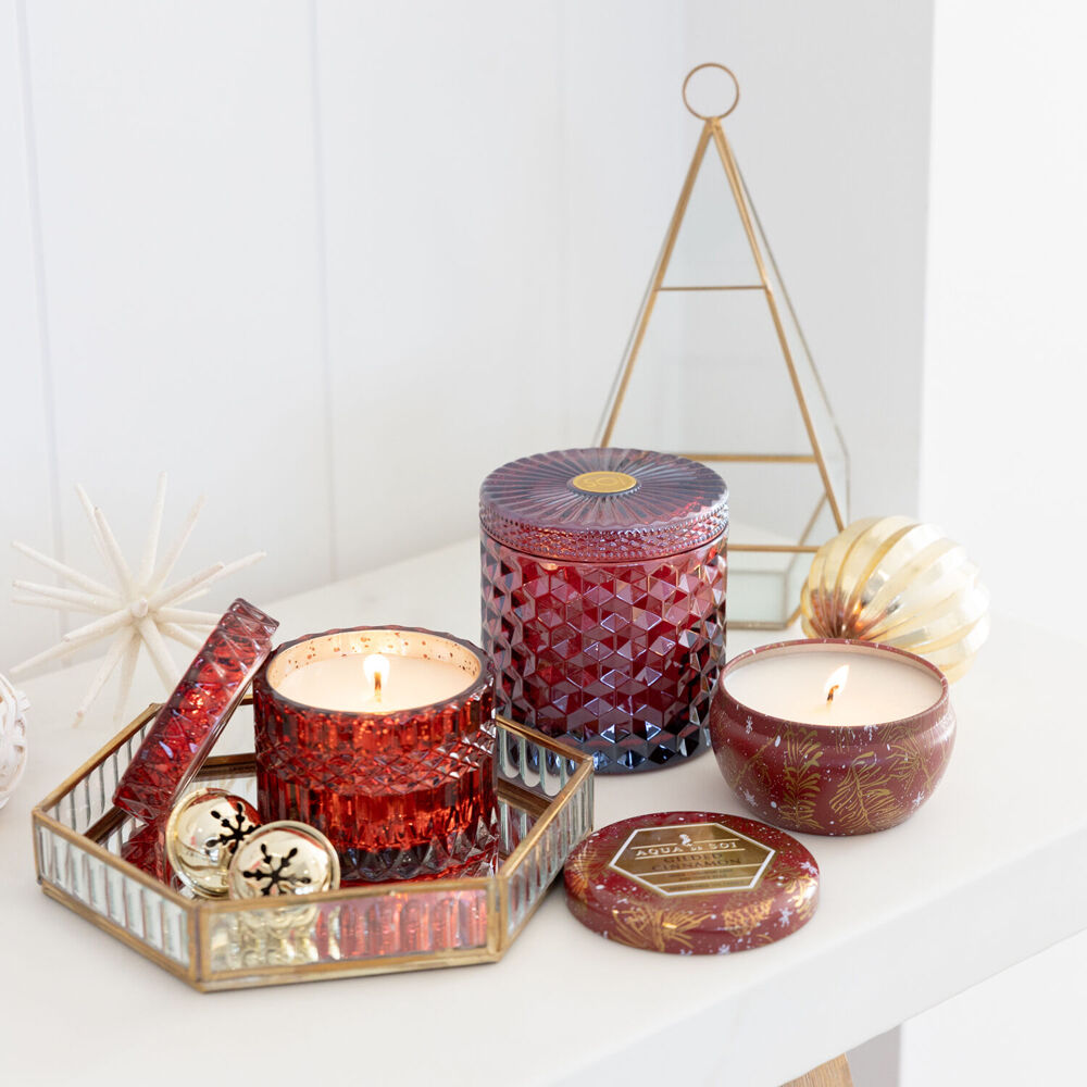 The SOi Co Gilded Cinnamon Shimmer Candle 15oz 10x10.5cm - Red